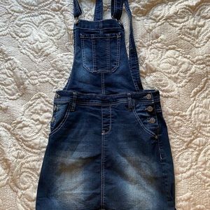 Overall skirt